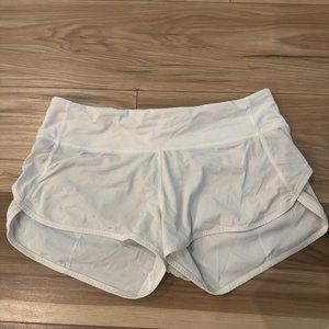 Lululemon Speed Up Low-Rise Short 2.5" - Size 6- White